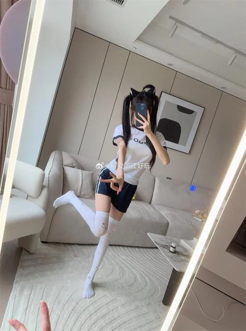 可爱的江好玩微密圈（维密圈）三部曲写真图及视频资源